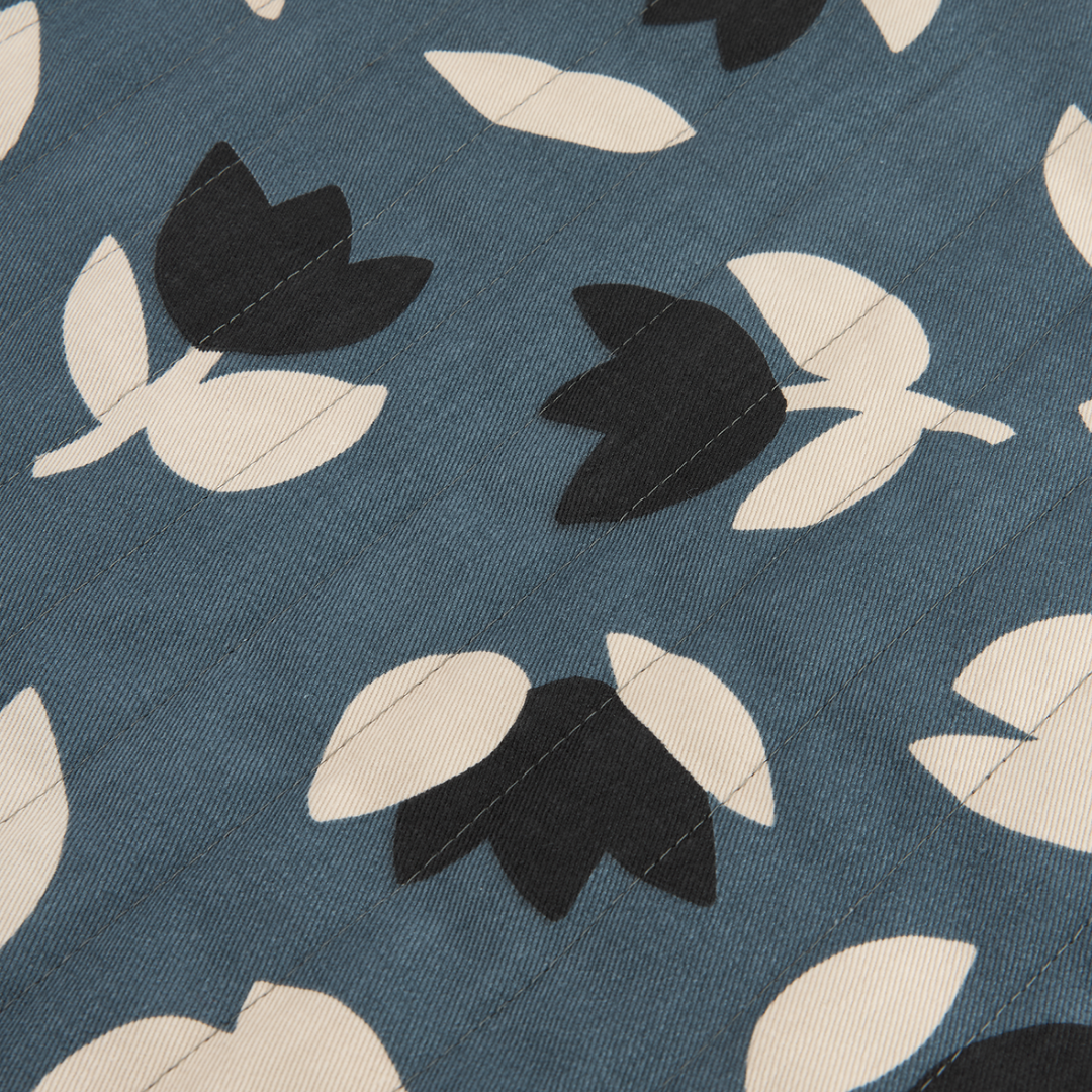 Hyde Park XL Tote Bag | Blue Black Tulips